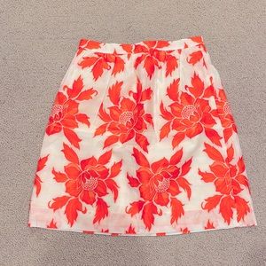J. Crew skirt floral flounce. Size 6. NWT. Sits at waist, hits right above knee.